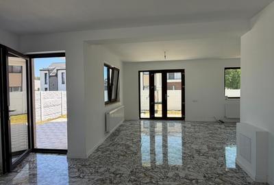 Casă cu 4 camere cu Teren 360 Mp în Berceni - 2