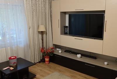 Apartament cu 2 camere decomandat, mobilat în Vitan