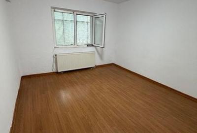 Apartament cu 3 camere decomandat în Mioriței - 6