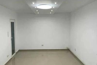 Spațiu comercial, de 61 mp, în Casa de Cultură - 5
