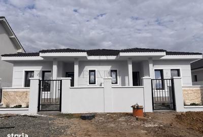 Casă cu 3 camere cu Teren 300 Mp în Central