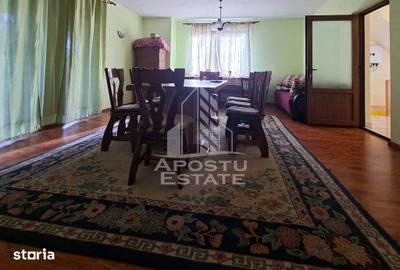 Casă cu 5 camere cu Teren 1000 Mp în Vladimirescu