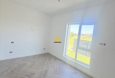 Casă cu 4 camere în Domnești