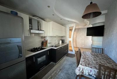 Apartament cu 3 camere decomandat în Banu Manta
