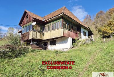 Casă cu 3 camere cu Teren 2636 Mp în Central - 2
