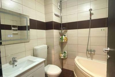 Apartament cu 2 camere decomandat în Roșu