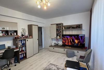 Apartament cu 2 camere decomandat, mobilat în Apărătorii Patriei