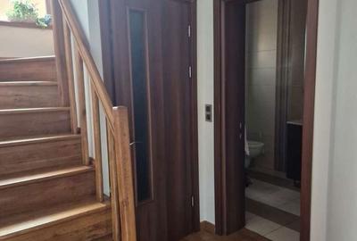 Casă cu 4 camere cu Teren 100 Mp în Central - 12