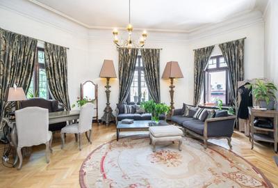 Apartament cu 4 camere circular în Calea Victoriei