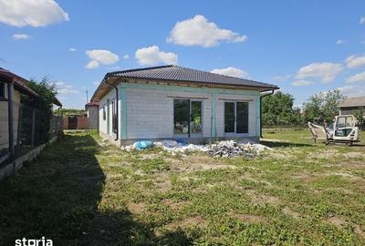 Casă cu 3 camere cu Teren 111 Mp în Decebal - 2
