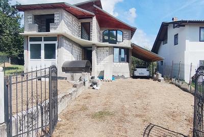 Casă cu Teren 683 Mp în Corbi - 3