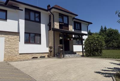Apartament decomandat în Livezeni