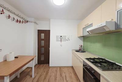 Apartament cu 2 camere decomandat în - 6