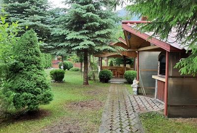Casă cu 4 camere cu Garaj în Bușteni