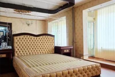 Apartament cu 3 camere decomandat în Drumul Taberei