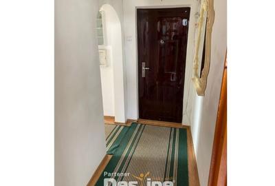 Apartament cu 4 camere semidecomandat, mobilat în Central - 1