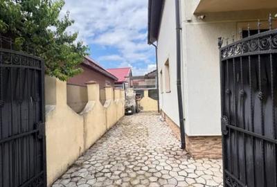 Casă cu 3 camere cu Teren 200 Mp în Palas