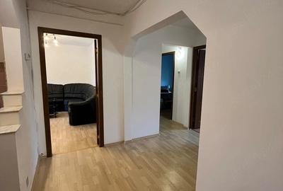 Apartament cu 4 camere decomandat în Central