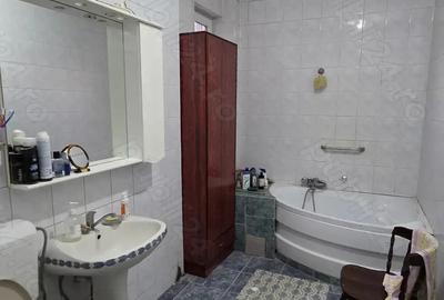 Casă cu 6 camere cu Canalizare în Girocului - 5