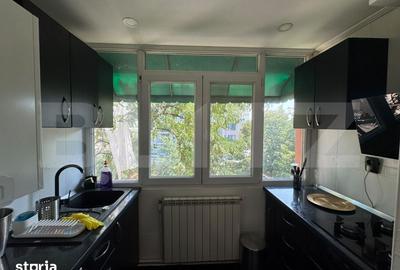 Apartament cu 4 camere în Sărari