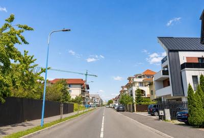 Apartament cu 3 camere, mobilat în Tractorul - 28