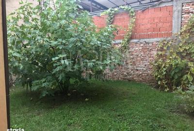 Casă cu 4 camere cu Teren 279 Mp în Central - 1