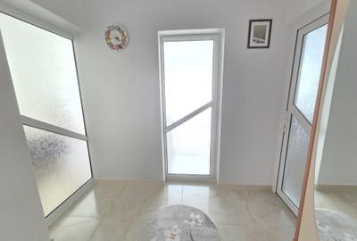 Apartament cu 3 camere semidecomandat în Micro 17 - 1