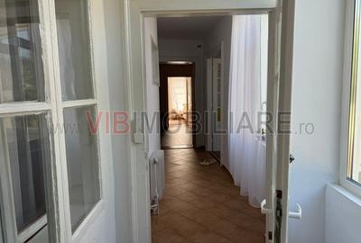 Casă cu 10 camere cu Teren 411 Mp în Lunei - 5