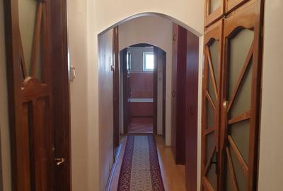 Apartament cu 3 camere decomandat în Central - 2