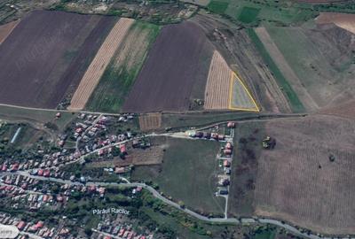 Teren de 8700 mp, în Central