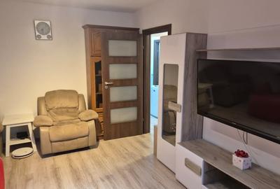 Apartament cu 3 camere decomandat, mobilat în Brâncoveanu