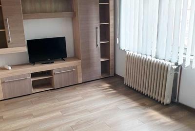 Apartament cu 2 camere decomandat în Petru Rareș