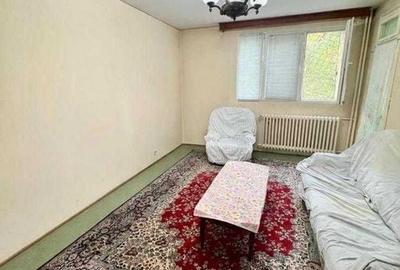 Apartament cu 3 camere semidecomandat în Titan