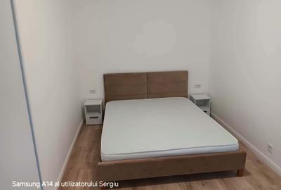 Apartament cu 3 camere semidecomandat în Mircea cel Bătrân