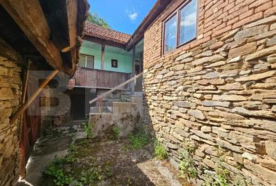 Casă cu Teren 1343 Mp în Căpâlna - 2