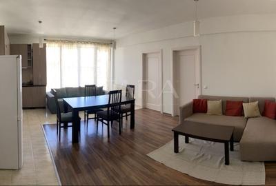 Apartament cu 3 camere semidecomandat, mobilat în Florești