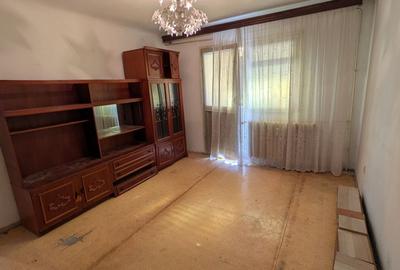 Apartament cu 2 camere decomandat în Calea București