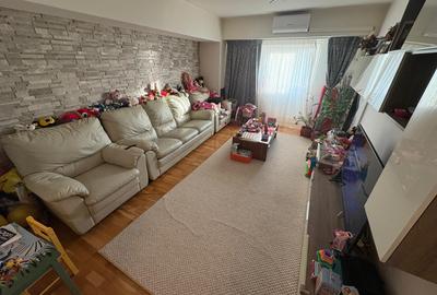 Apartament cu 3 camere decomandat în Unirii