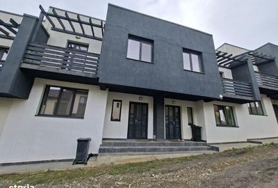 Casă cu 4 camere în Bucium