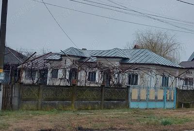Casă cu 5 camere în Leordeni - 1