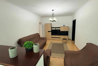Apartament cu 4 camere semidecomandat, mobilat în Tătărași