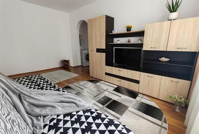 Apartament cu 2 camere semidecomandat în Florilor