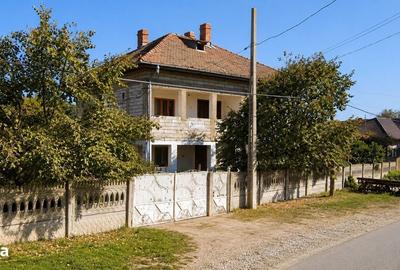 Casă cu 3 camere în Central