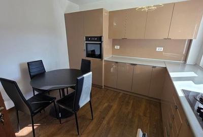 Apartament cu 3 camere semidecomandat, mobilat în Gorjului