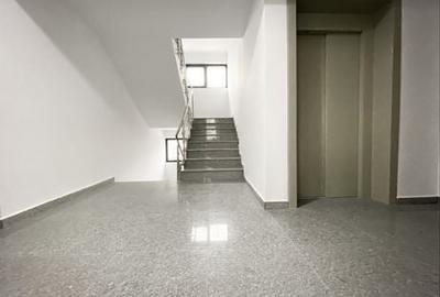Apartament cu 3 camere semidecomandat în Topoloveni - 1