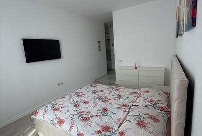 Garsonieră decomandată în Roșu