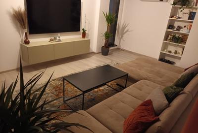 Apartament cu 3 camere decomandat, mobilat în Central