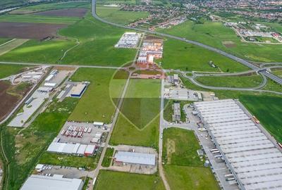 Teren de 11134 mp, în Sud