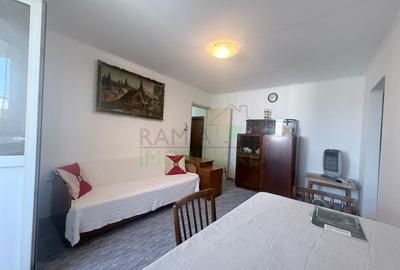 Apartament cu 2 camere semidecomandat, mobilat în Tractorul - 2