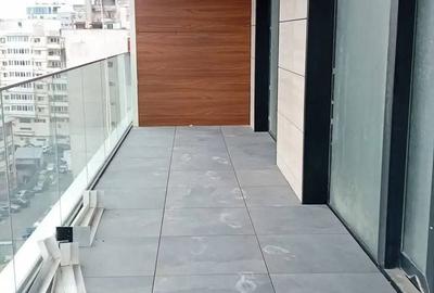 Apartament cu 3 camere în Centrul Civic